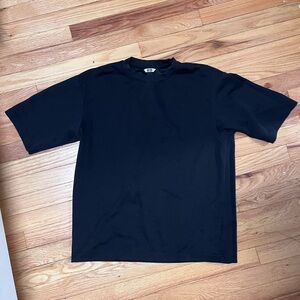 Uniqlo Men's Dark Tee - Short Sleeve